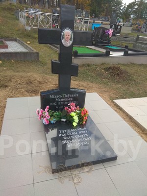 Установка гранитного креста на могилу