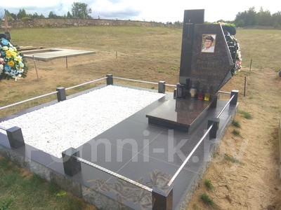Установка вертикального памятника